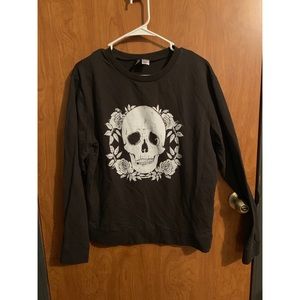 H&M Skull Sweatshirt